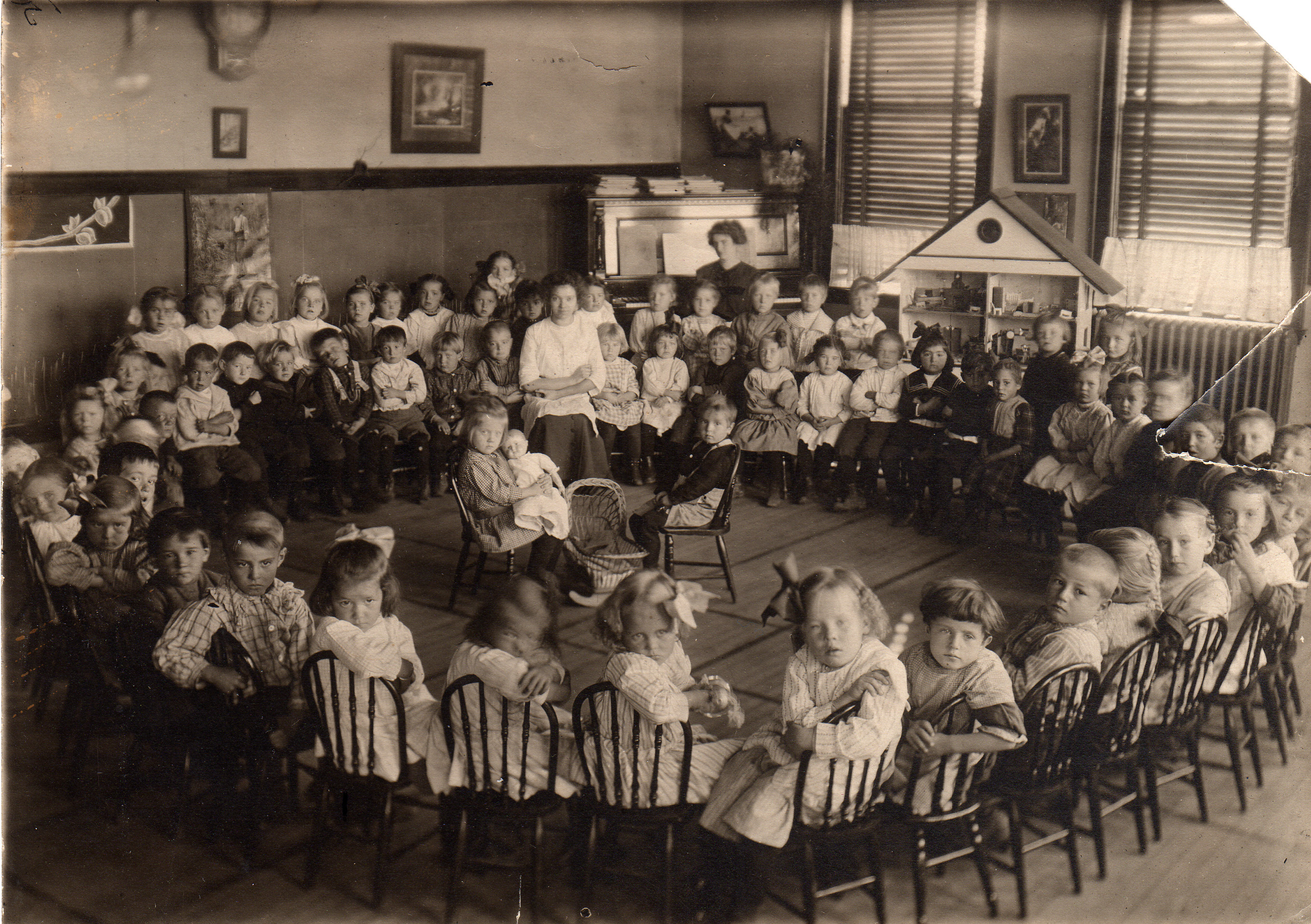 Aurora Elem. 1911, Miss Coffin teacher